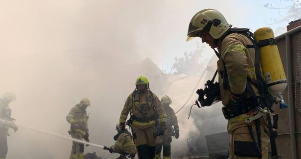 В Киеве произошел масштабный пожар на складе, раздавались взрывы