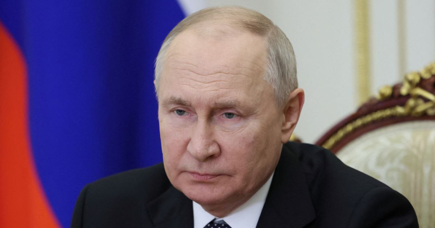 Песков назвал слухи о болезни Путина "очередной уткой"