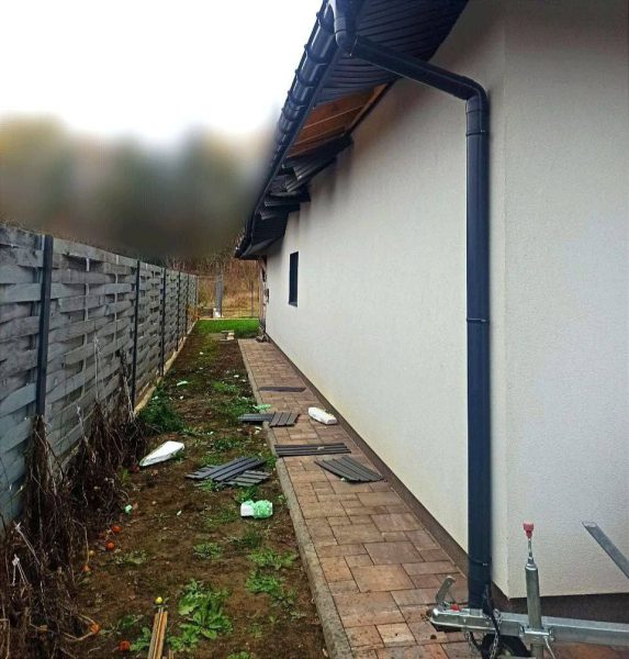 Россияне атаковали Киевщину баллистическими ракетами: повреждены дома1