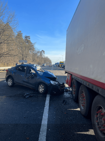 В ДТП на выезде из Киева погибли супруги, двое детей травмированы2