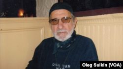 Фрэнк Серпико: «Когда с фонарем входишь в темную комнату, тараканы разбегаются»0