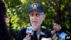 Фрэнк Серпико: «Когда с фонарем входишь в темную комнату, тараканы разбегаются»1