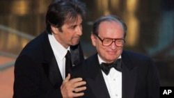 Фрэнк Серпико: «Когда с фонарем входишь в темную комнату, тараканы разбегаются»3