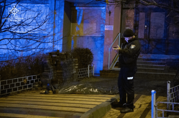 В Киеве во время пожара в многоэтажке погиб мужчина, он выпрыгнул из окна1