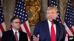 Трамп заявил, что спикер Джонсон «очень хорошо справляется с работой»0