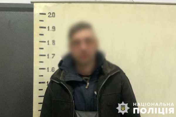 Ударили кирпичом по голове: в Киеве будут судить мужчин, избивших военного2