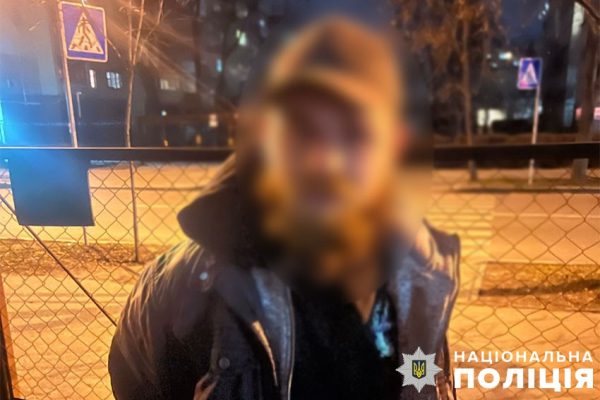 Ударили кирпичом по голове: в Киеве будут судить мужчин, избивших военного1