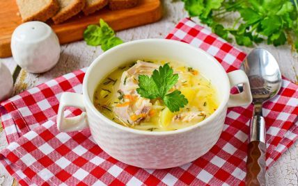 Какие части курицы нельзя брать для супа: они невкусные и опасны для здоровья