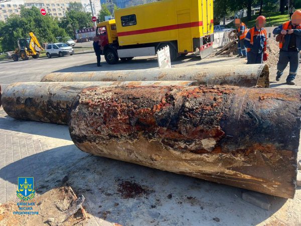 Правоохранители принялись расследовать неоднократные прорывы трубопровода возле Ocean Plaza в Киеве2