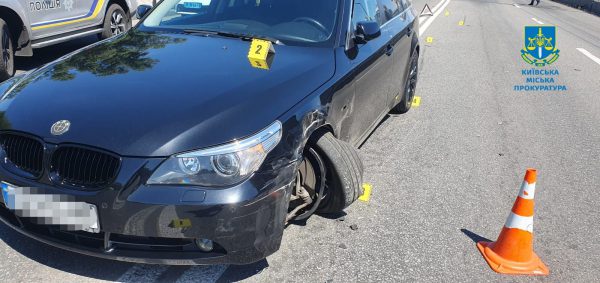 В Киеве в жуткой аварии погибла полуторагодовалая девочка, а беременная женщина и мужчина - в тяжелом состоянии1