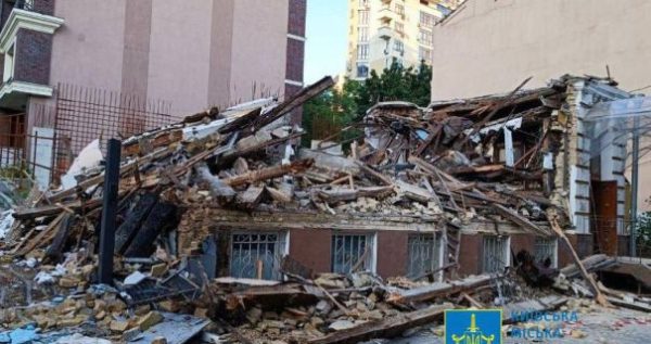 Правоохранители возбудили уголовное дело из-за сноса усадьбы Зеленских в Киеве