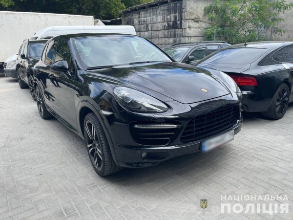 Уроженец РФ в Киеве организовал мошенническую группу, выманившую в военных десятки миллионов гривен2