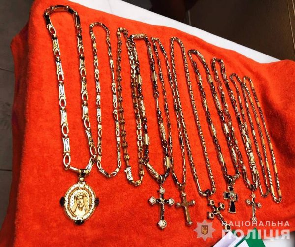 Уроженец РФ в Киеве организовал мошенническую группу, выманившую в военных десятки миллионов гривен5