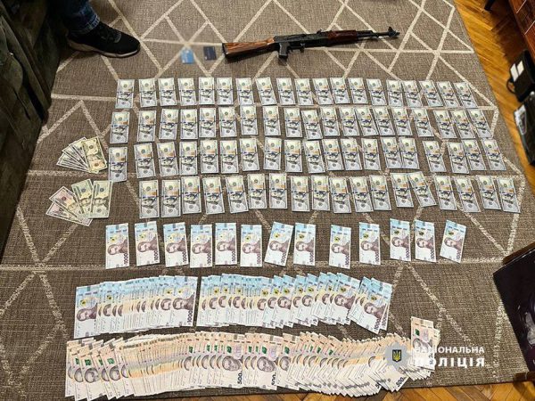 В Киеве задержали трех 