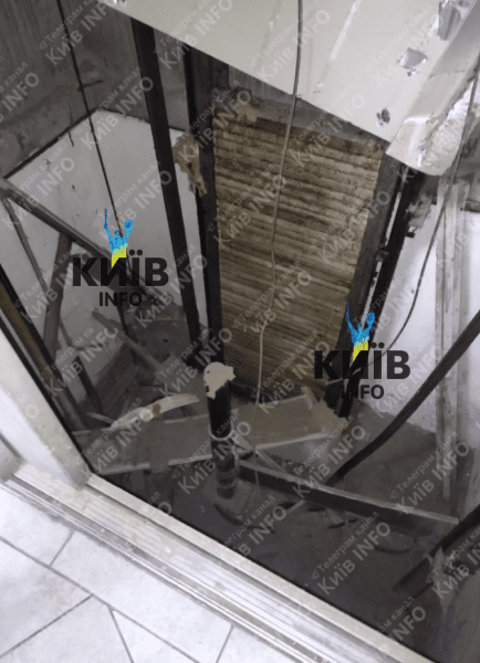 В одном из домов в Киеве лифт сорвался с высоты 28 этажа4