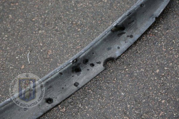 КГВА показала последствия падения обломков в Подольском районе Киева7