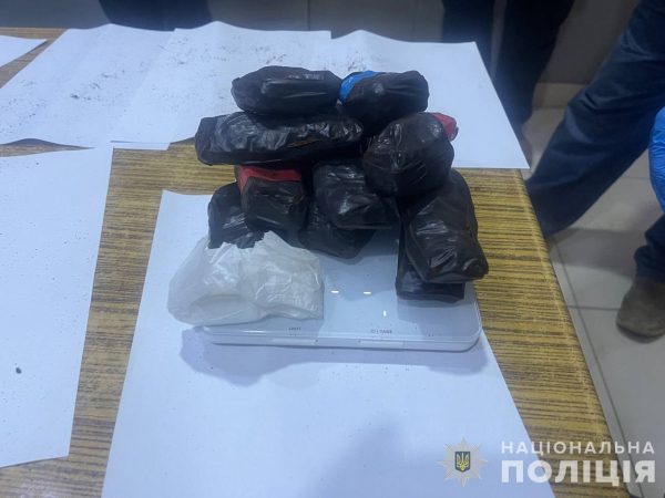 Маскировали кокаин в упаковки с кофе: в Киеве перекрыли контрабандный канал поставки наркотиков3