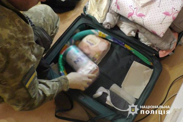 Перед судом в Киеве предстанут трое участников банды, продававших младенцев за границу3
