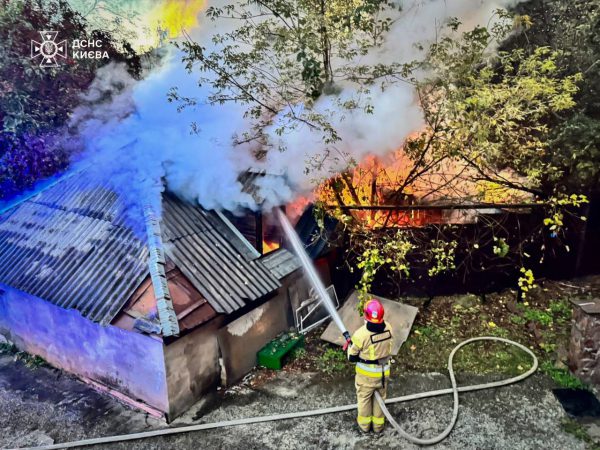 В центре Киева произошел пожар: погиб человек1