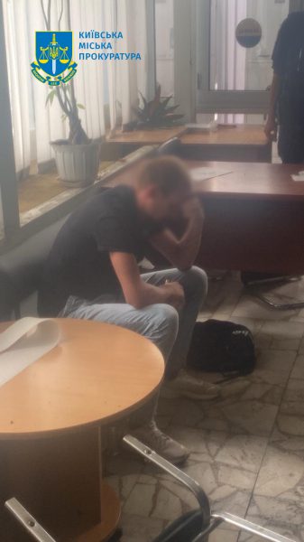 В Киеве 32-летний волынянин разгромил приемную Минсоцполитики, потому что не мог найти себе жену2