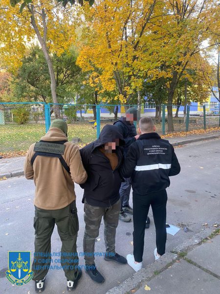 В Киеве чиновника ТЦК задержали на взятке в почти 5000 долларов: в прокуратуре рассказали подробности1