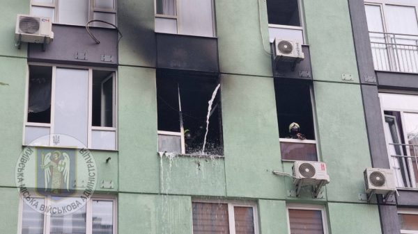 Пожар в киевской многоэтажке после атаки дронов: в КГВА уточнили информацию2