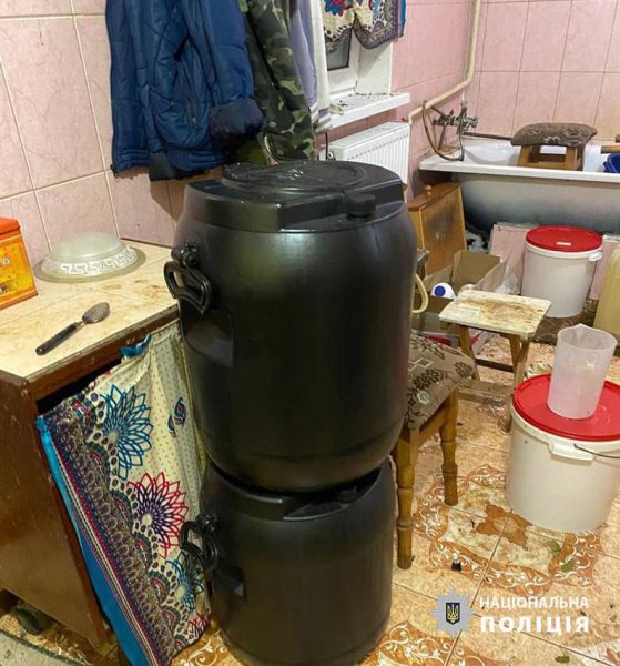Правоохранители Киева накрыли крупную нарколабораторию: изъято пять тонн запрещенных веществ7