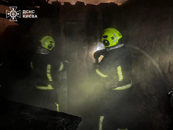 В Гидропарке в Киеве сгорел ресторан2