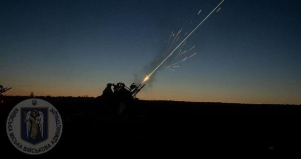 В Киеве работает ПВО: российский БпЛА двигается к центру города0