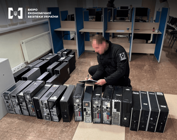 В Украине разоблачили сеть колл-центров, которые обманули людей на 100 млн гривен1