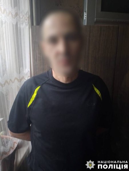 Киевлянин напал с ножом на мужчину, гулявшего с собакой0