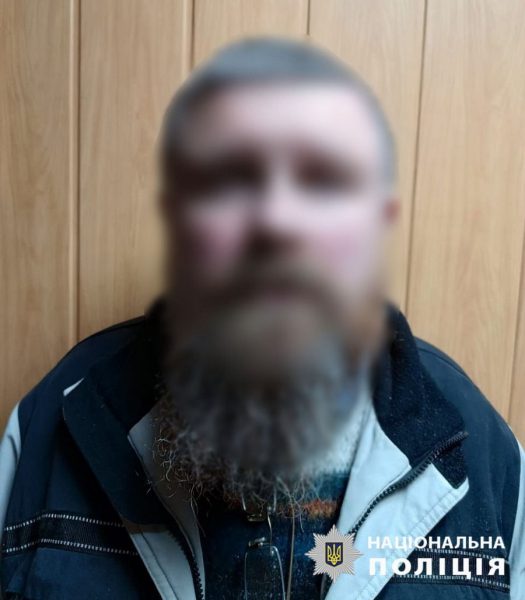 В Киеве пассажир автобуса порезал 17-летнего юношу бритвой из-за громкой музыки1