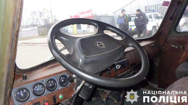 В Киеве угнали авто, которое должно было уйти на фронт1