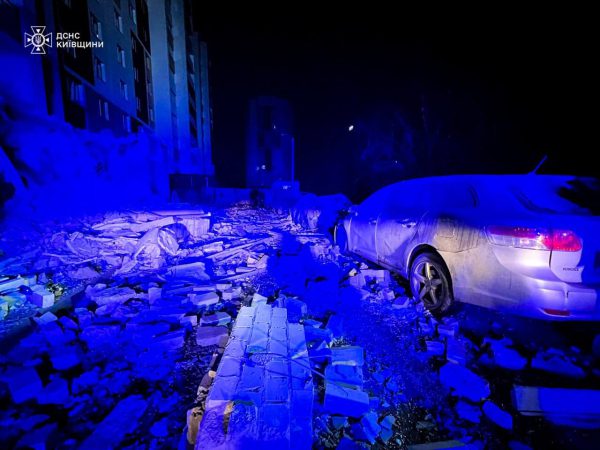 Враг атаковал Киевщину БПЛА: целью окупантов стала жилая 9-этажка1