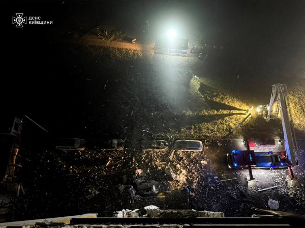 Враг атаковал Киевщину БПЛА: целью окупантов стала жилая 9-этажка2