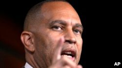 Дебаты о действиях DOGE: «угроза демократии» или «долгожданные реформы»?2