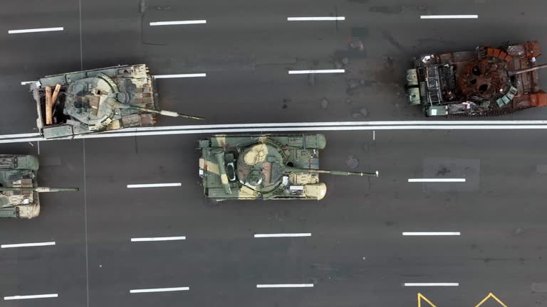 Россия способна воевать еще год на фоне нехватки танков, заявили эксперты IISS