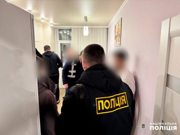 В Киеве накрыли сеть аптек, где продавали российские лекарства2