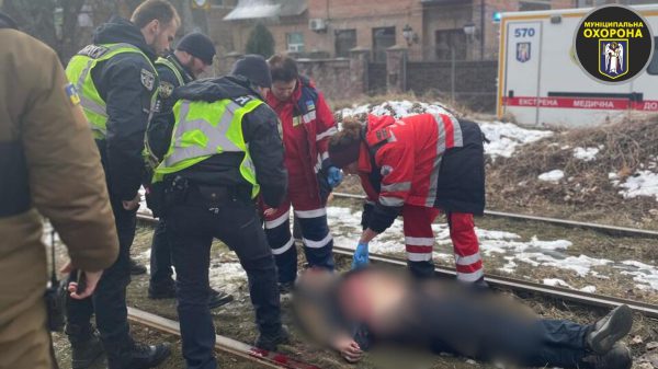 В Пуще Водице на трамвайных путях обнаружили тело мужчины3