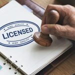 Небанковскому финучреждению отозвана лицензия на осуществление валютных операций