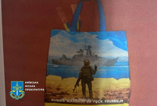 В Киеве двое мужчин напали на мать пленного военного и душили ее: суд вынес приговор2