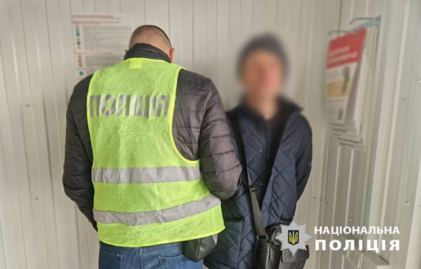 В Киеве в подъезде дома застрелили мужчину3