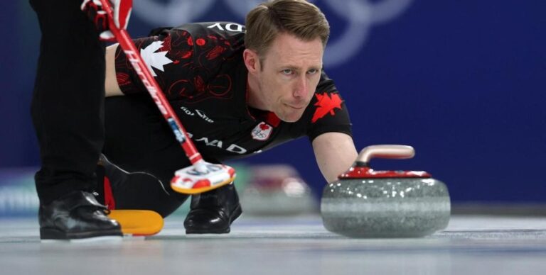 Едва не устроили драку: на Олимпиаде матч по керлингу обернулся нецензурным скандалом (видео)