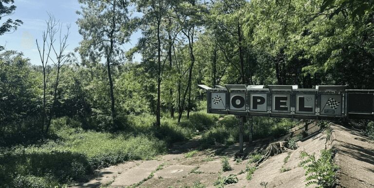 От славы до руин: что осталось от легендарного автодрома Opel в Германии (фото)